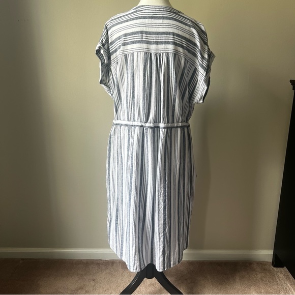 Time and Tru | Shirt Dress | XL | White with Blue stripes, drawstring waist - Picture 3 of 4
